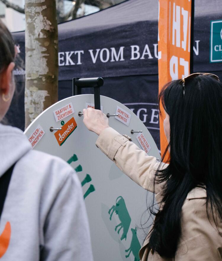 Glücksrad am Demeter-Stand