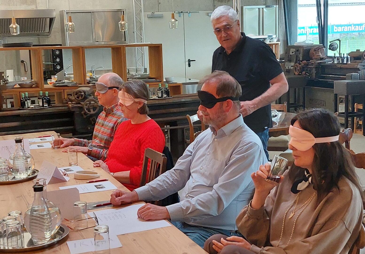 Blind tasting bei Lindenmeyer
