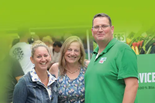 Leonie Schittenhelm, Helga und Christoph Decker, Hoffest Deckers Biohof mit Jungpflanzen-Kauf- und Tauschtag